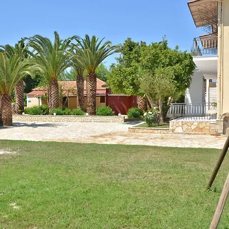 Sunny Garden טסיליבי