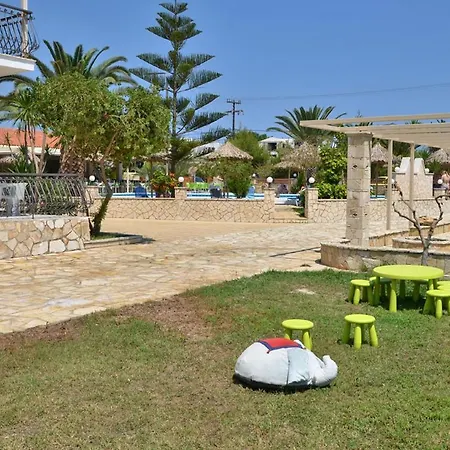 Sunny Garden מלון 3*