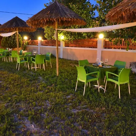 Sunny Garden מלון 3*