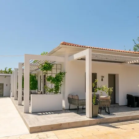 Sunny Garden 3* تسيليفي