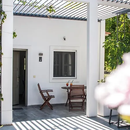 מלון Sunny Garden טסיליבי