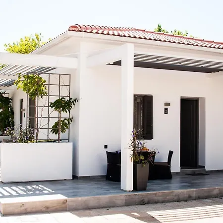 מלון Sunny Garden